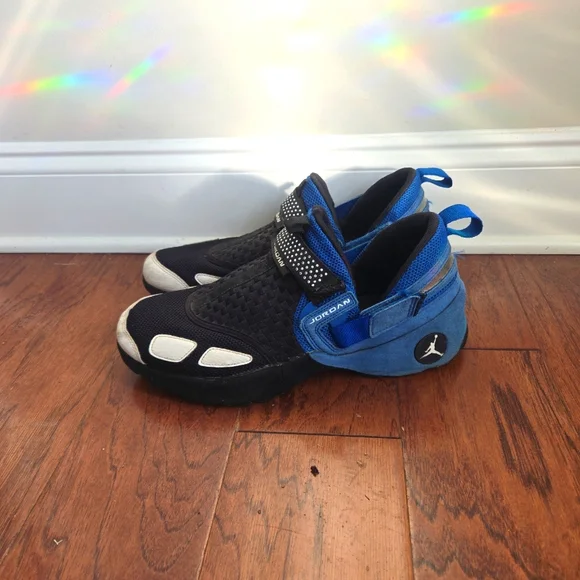 Nike Jordan Air Trunner Black and Electrical Blue with white details Size 11 - Picture 1 of 6